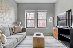 Lakeview 2BR w Courtyard WD 2 blocks to L CHI-517